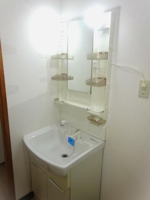 コールモア 102の洗面所 1