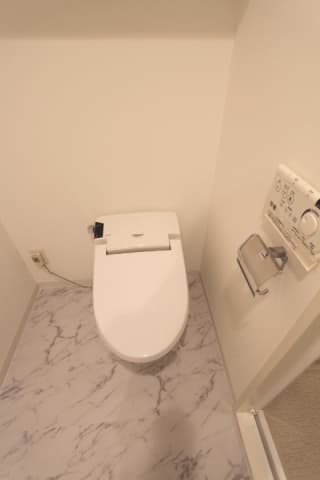 プライムアーバン目黒三田 1階のトイレ 1