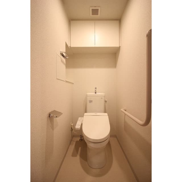 プレール・ドゥーク志村坂上Ⅱ 2階のトイレ 1