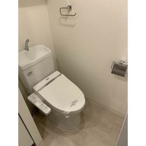 ルネサンスコート神楽坂 4階のトイレ 1