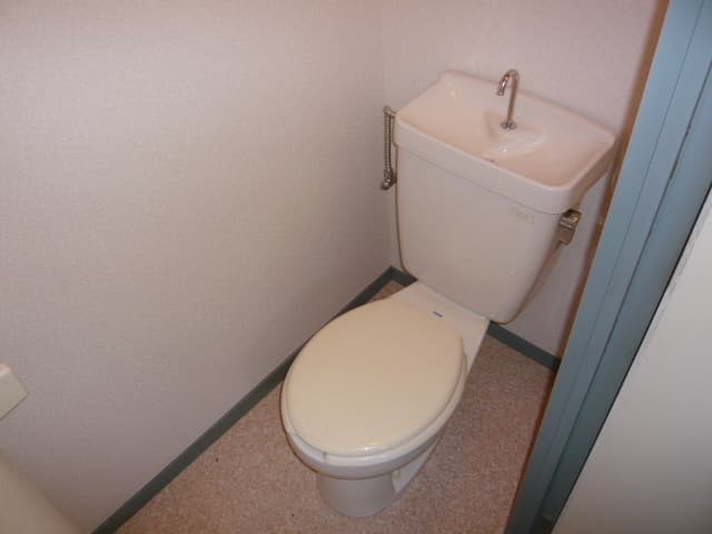 和マンション 105のトイレ 2