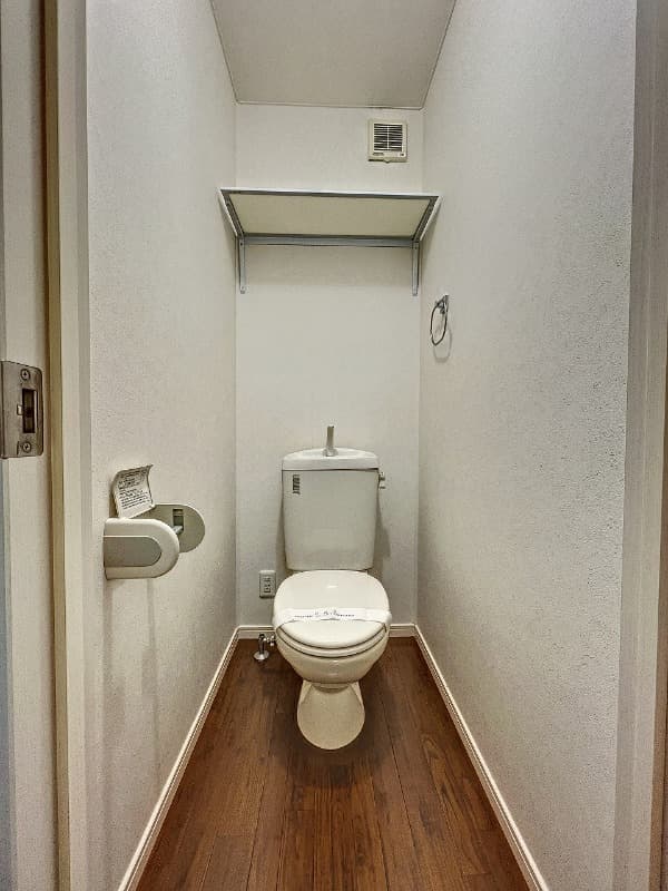 フラット梅島 103のトイレ 1