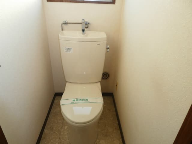コートアオイ 4階のトイレ 1