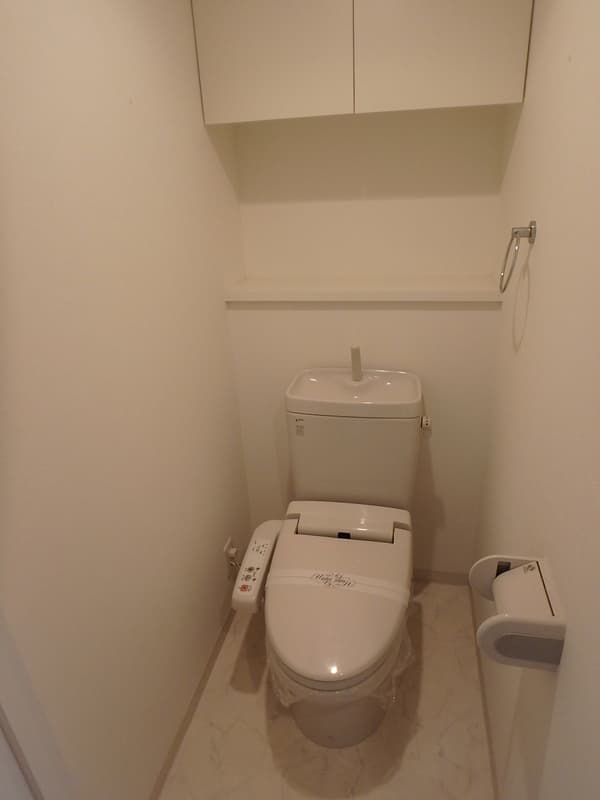 レガーロ御茶ノ水Ⅱ 4階のトイレ 1