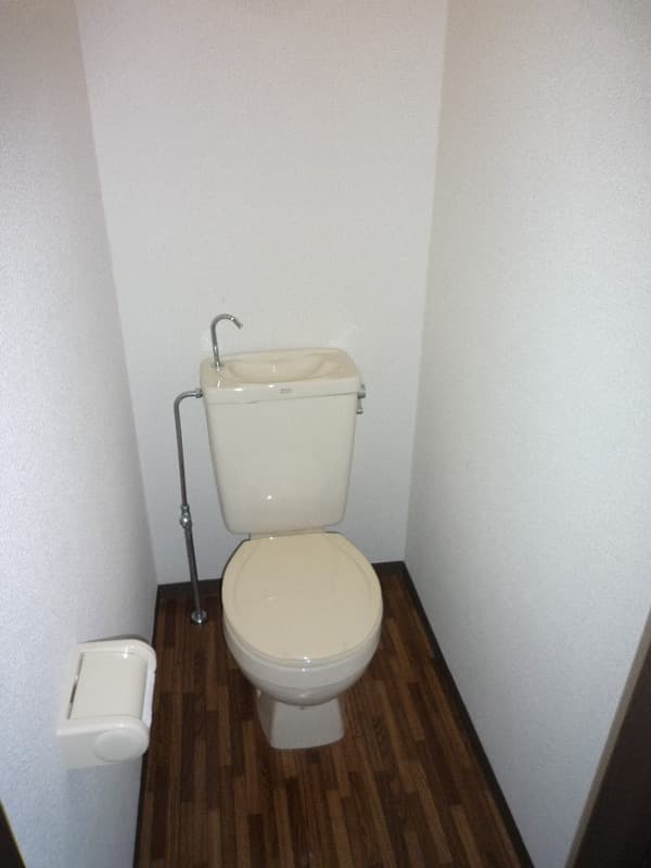 レジデンス駒沢 2階のトイレ 1