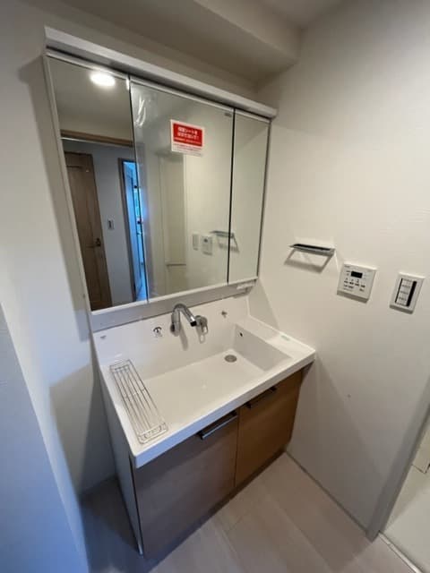 Adachi Liner Toneri Residence 2階の洗面所 1