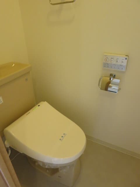 ドゥーエ幡ヶ谷 16階のトイレ 1
