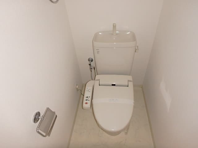 プライムコート成増 6階のトイレ 1