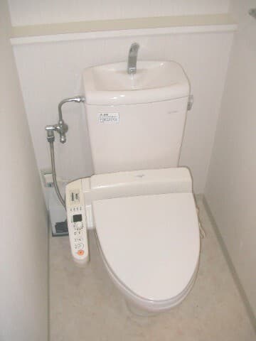 プレジデント目黒ハイツ 12階のトイレ 1