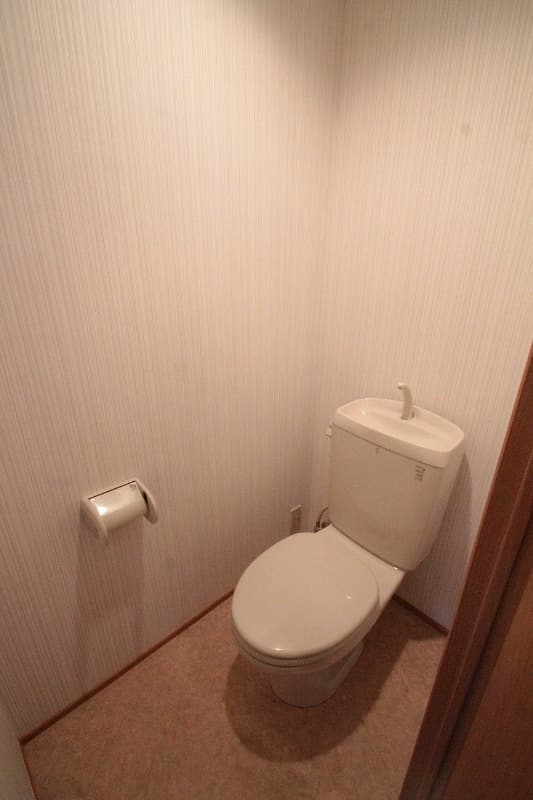 ガーディアン 2階のトイレ 1