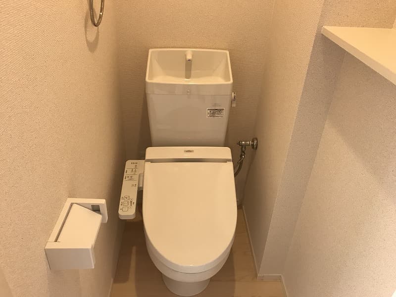 クレイノ志賀屋 2階のトイレ 1