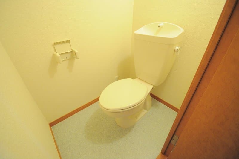 レオパレスレインボー 2階のトイレ 1