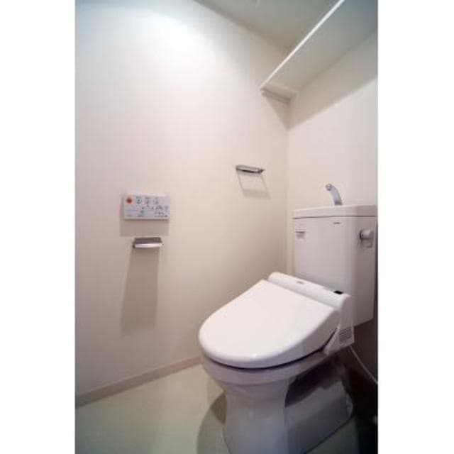 ユーストリア駒沢 6階のトイレ 1