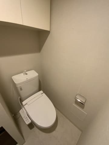 コンシェリア品川 ＢＡＹＳＩＤＥ ＣＯＵＲＴ 2階のトイレ 1