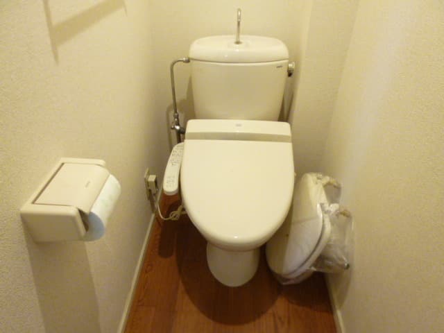 シャルマン北沢 1階のトイレ 1