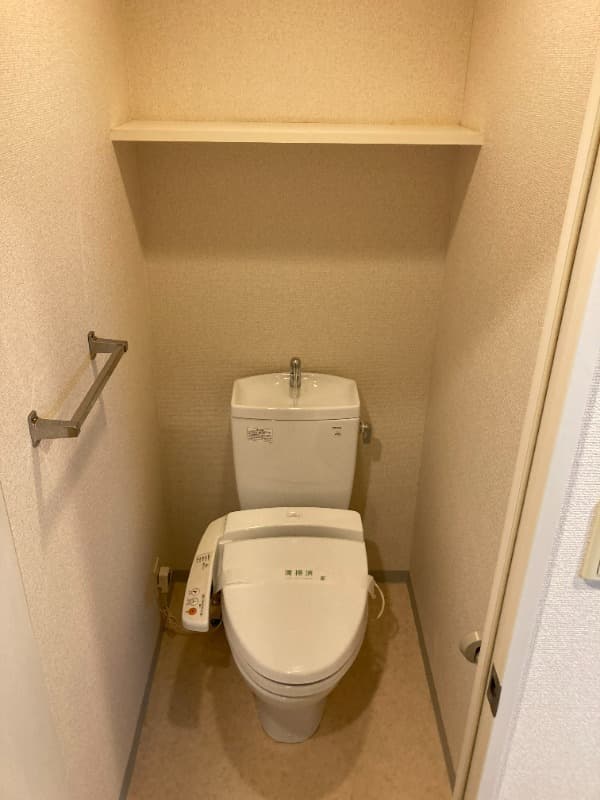 グランヴァン荻窪Ⅱ 3階のトイレ 1