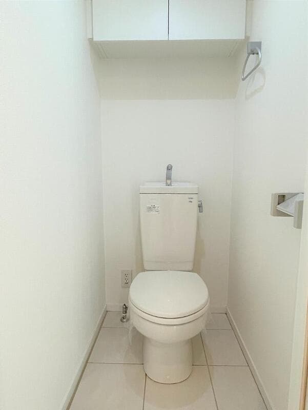 セレソ成城 1階のトイレ 1