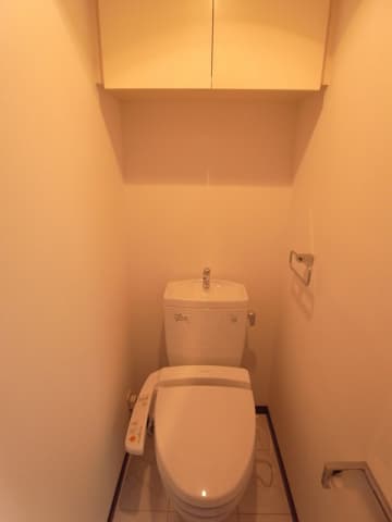 パレステュディオ南麻布 5階のトイレ 1