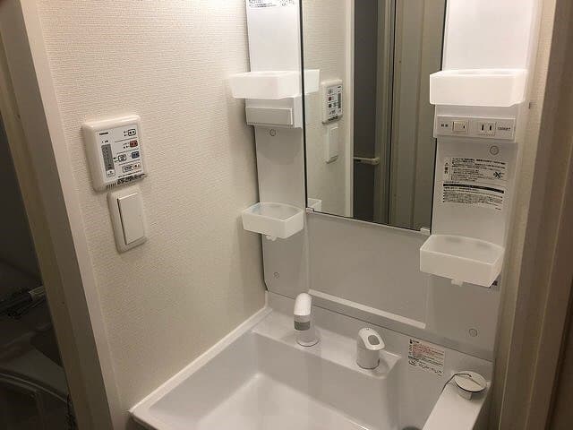 クレイノ栄秋 2階の洗面所 1