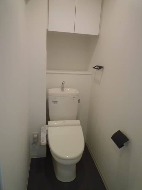 パークハビオ渋谷本町レジデンス 6階のトイレ 1