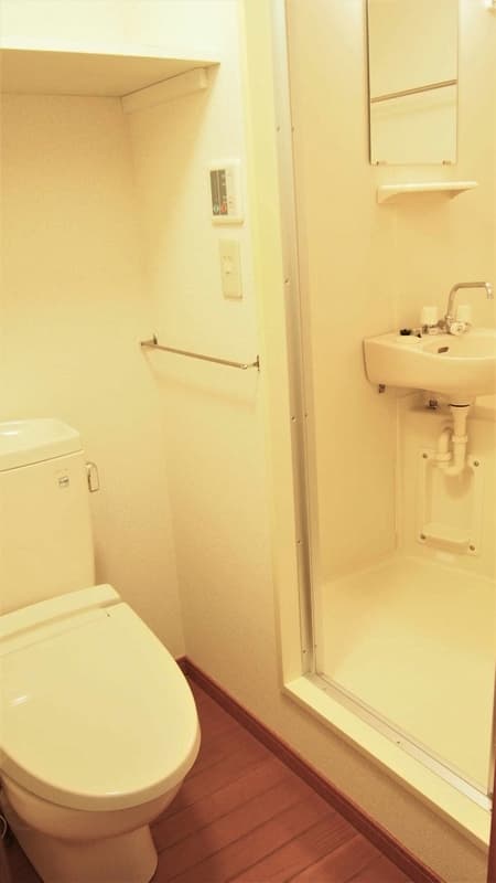 レオパレスレリア 201のトイレ 1