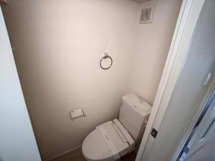 レオネクストリヴェール　ＳＲＫ 2階のトイレ 1