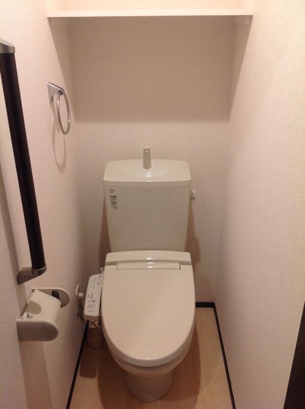 レオネクスト中野上鷺宮 1階のトイレ 1