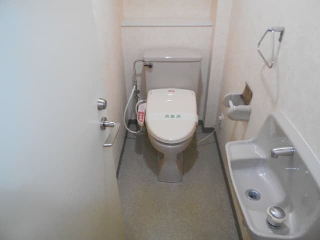グリーンテラス富ヶ谷 2階のトイレ 1