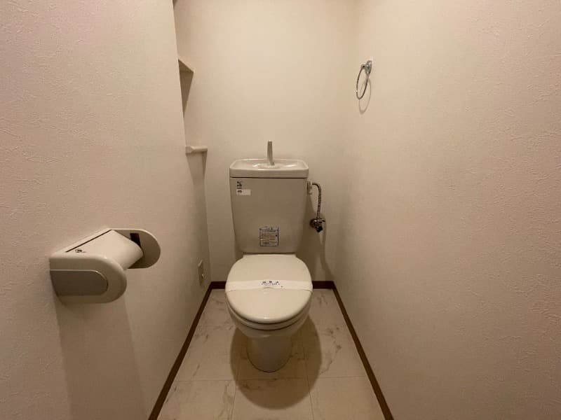 ドゥーブル水元 3階のトイレ 1