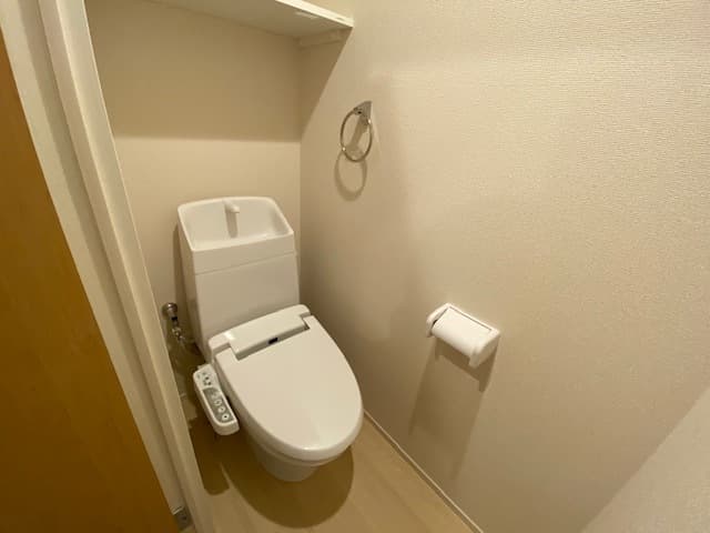 ヴィアロ堀切レジデンス 1階のトイレ 1