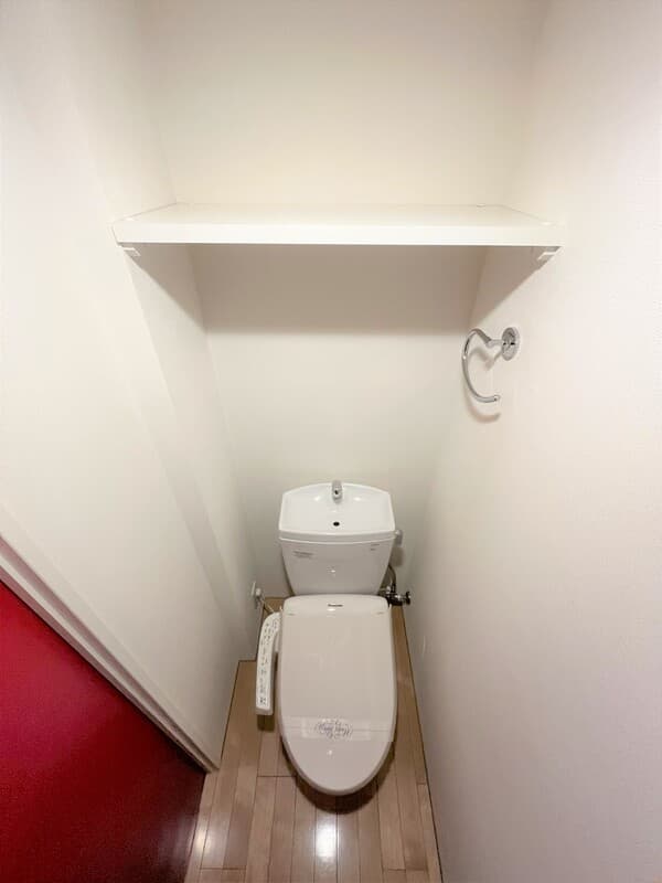ブランシェ用賀 4階のトイレ 1