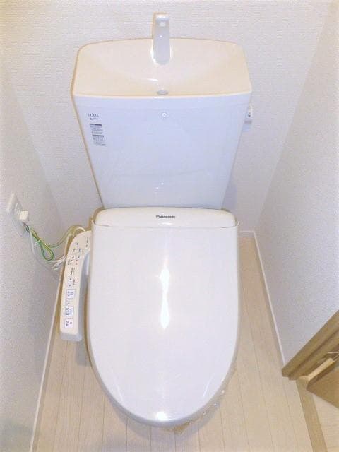アーバンコート千駄ヶ谷 1階のトイレ 1