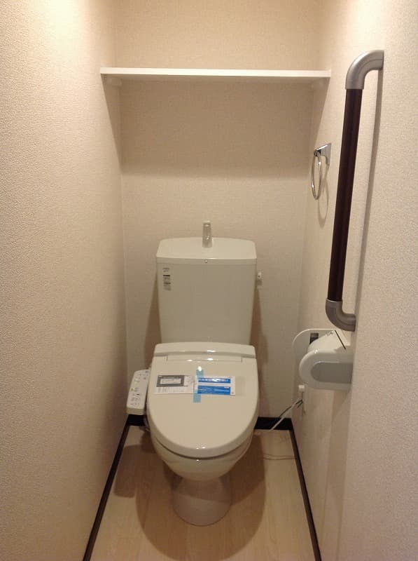 レオネクスト新代田 1階のトイレ 1