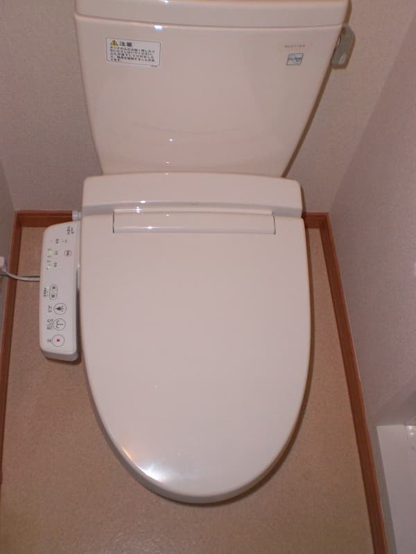 レオパレス御代の台 304のトイレ 1