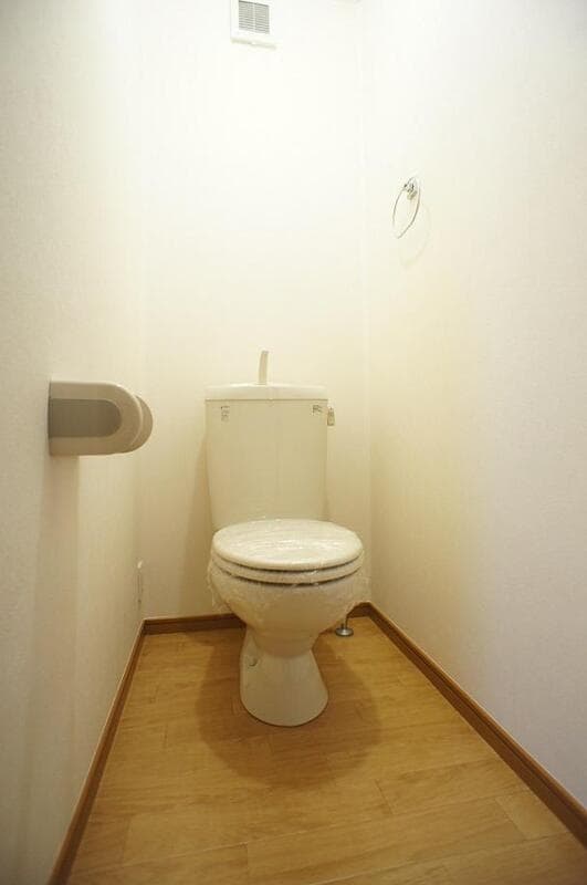 アースガルズ 1階のトイレ 1