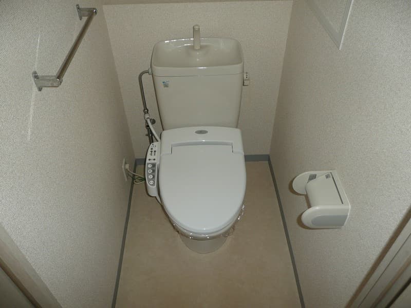 コスモリード幡ヶ谷 2階のトイレ 1