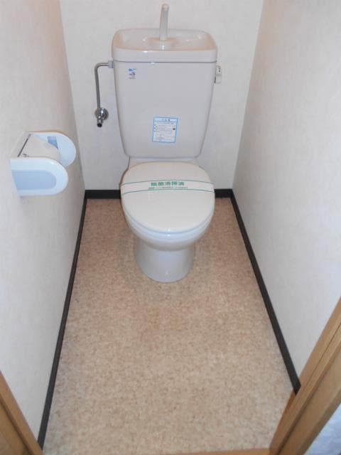 コゥジーコート寺山 2階のトイレ 1