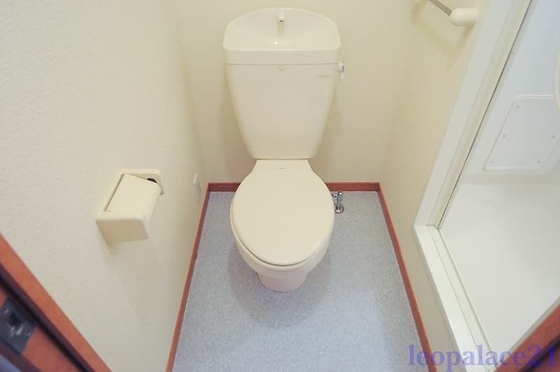 レオパレスハウス用賀 2階のトイレ 1
