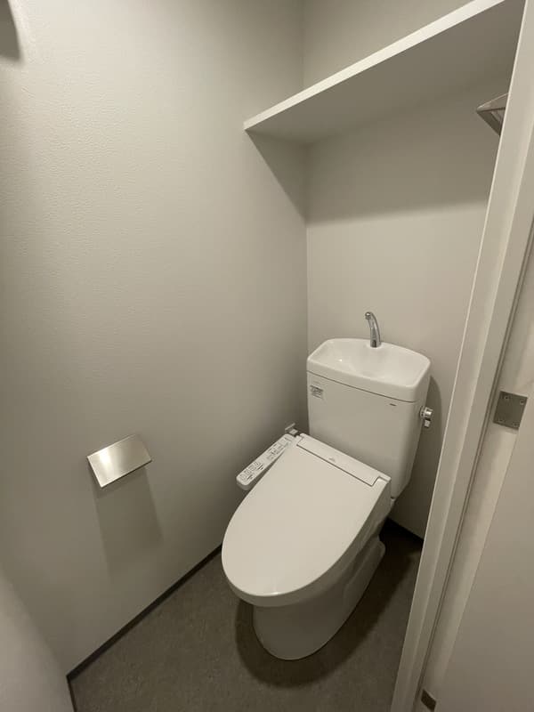 SYFORME KOMAGOMEⅡ 2階のトイレ 1