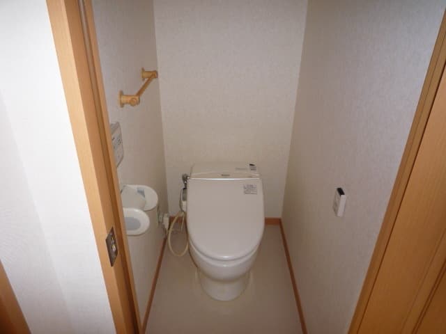 ウエルトオヤマ 2階のトイレ 1