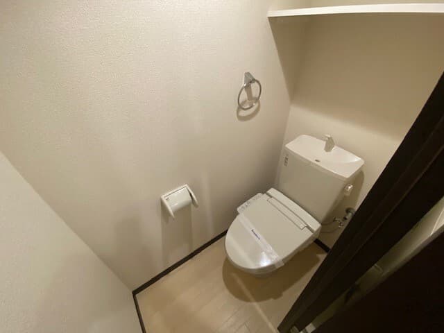 レオネクストフォレスタ 2階のトイレ 1