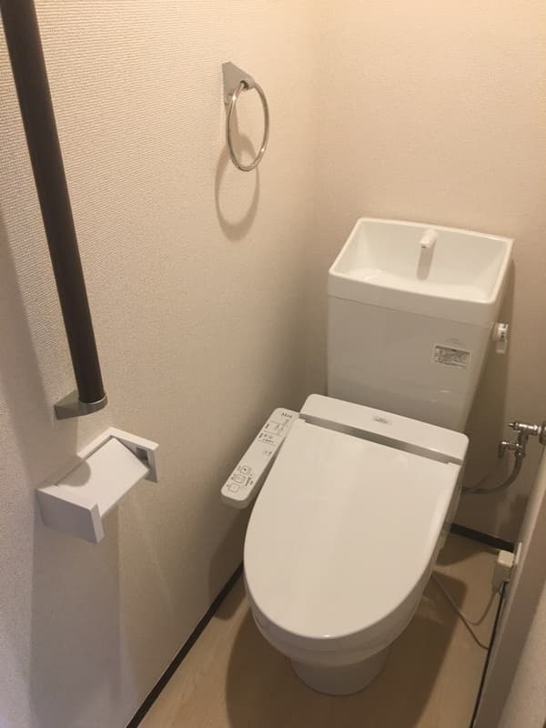 クレイノ浜田山Ａ 2階のトイレ 1