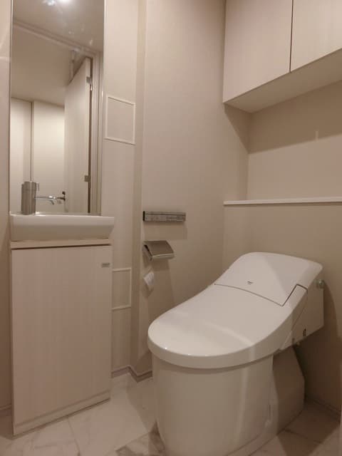 ザ・パークハビオ高円寺レジデンス 4階のトイレ 1