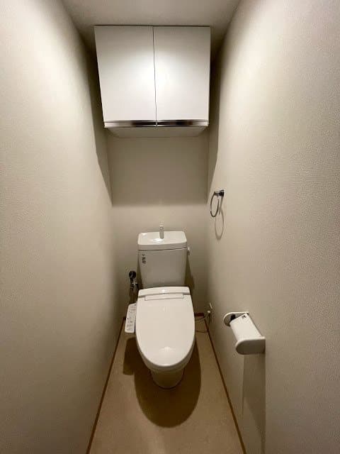 ロイヤルヒルズ成増 4階のトイレ 1