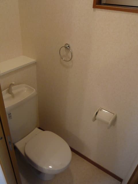 オーシャン鹿島 3階のトイレ 1