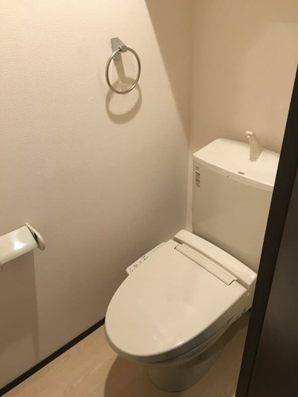 レオネクストシルビー赤坂 3階のトイレ 1