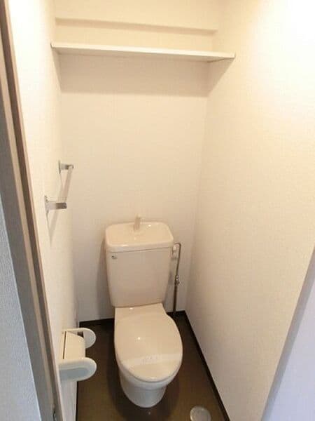 スカイコート新宿第8 8階のトイレ 1