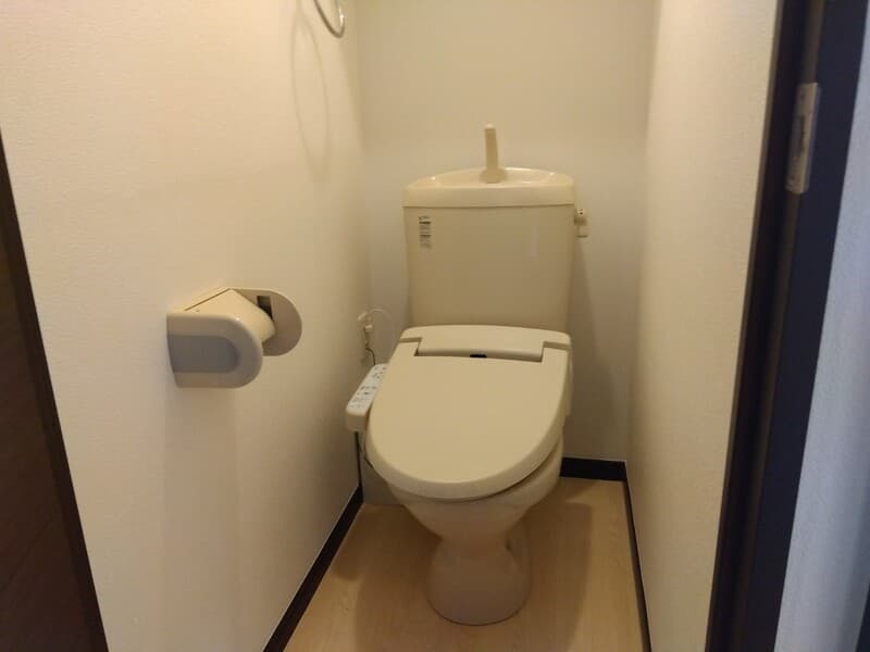 レオネクストスマイルエイト 204のトイレ 1