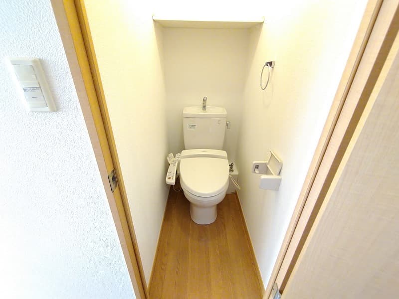 レオパレス長者丸 1階のトイレ 1
