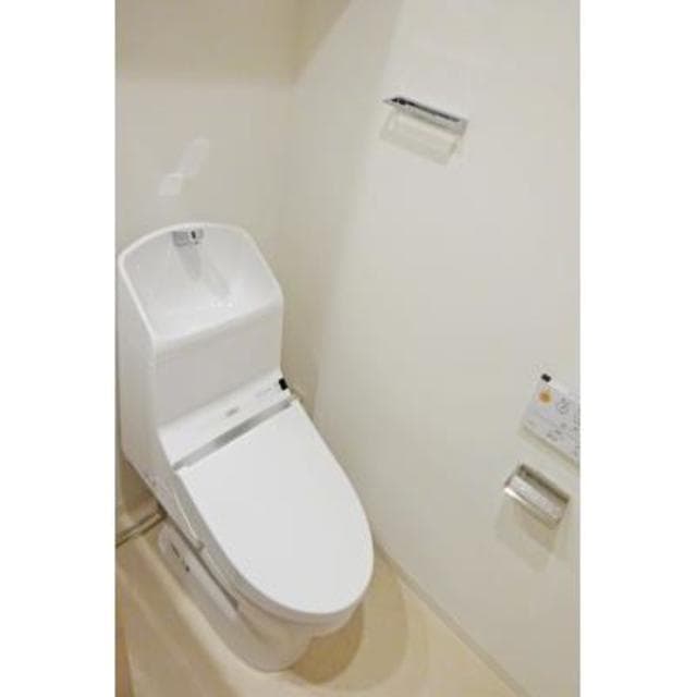 ヴェルデュール高田馬場 3階のトイレ 1